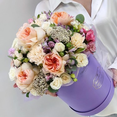 Пьяцетта шикарная коробка с цветами