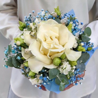 Весточка нежная голубая коробка с белой розой