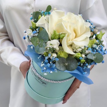 Весточка нежная голубая коробка с белой розой