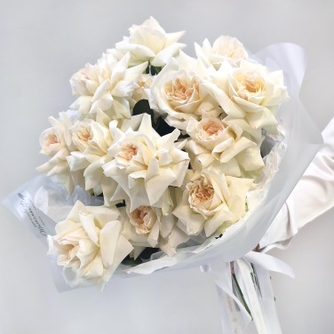 Лебединая песня букет ароматных пионовидных роз