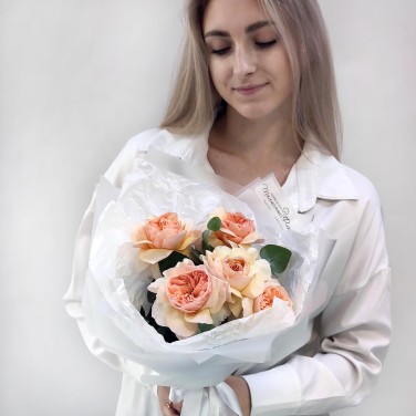 Милый друг букет пионовидных роз