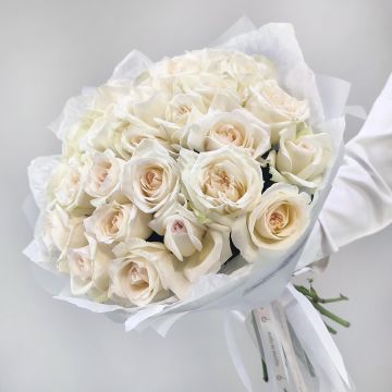 Букет из 25 белых пионовидных роз