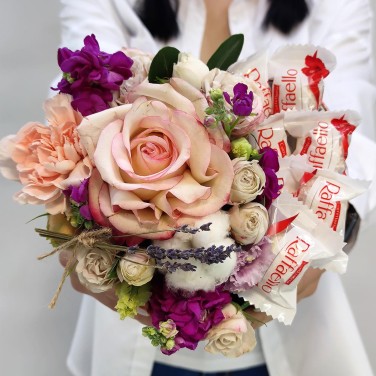 Хорошее настроение цветы в сердце с рафаэлло