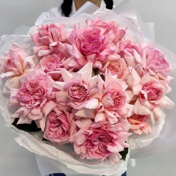 Розовая прелесть букет ароматных пионовидных роз