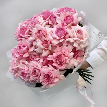 Розовый жемчуг букет ароматной пионовидной розы