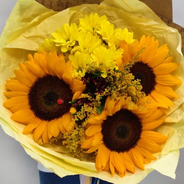 Яркие подсолнухи в крафте