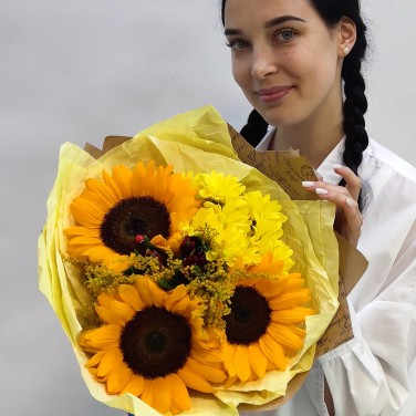 Яркие подсолнухи в крафте