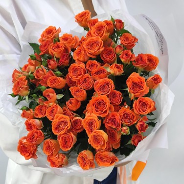 Букет 15 кустовых оранжевых роз