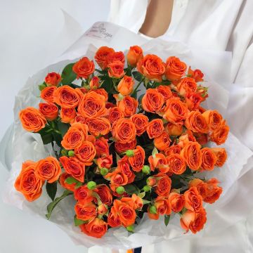 Букет 15 кустовых оранжевых роз