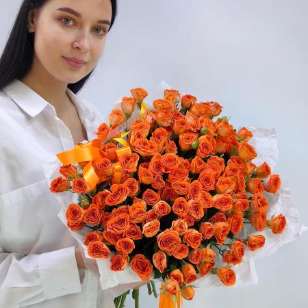 Букет 25 кустовых оранжевых роз