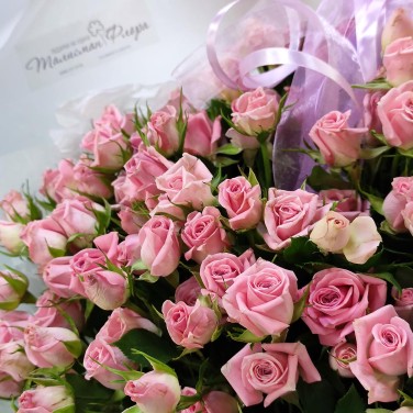 Букет 25 кустовых розовых роз