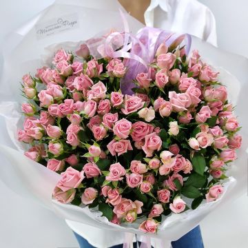 Букет 25 кустовых розовых роз