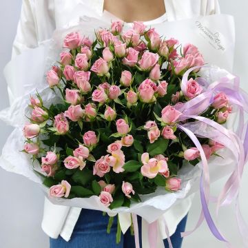 Букет 15 кустовых розовых роз