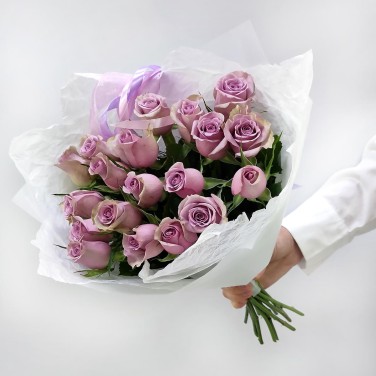 Лавандовые сны монобукет из 19 роз