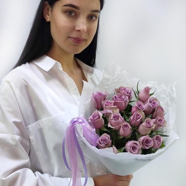 Лавандовые сны монобукет из 19 роз