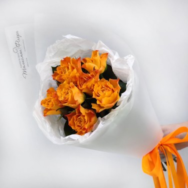 Рыжее солнце -7 роз в монобукете