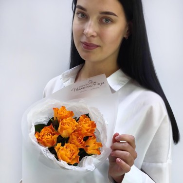 Рыжее солнце -7 роз в монобукете
