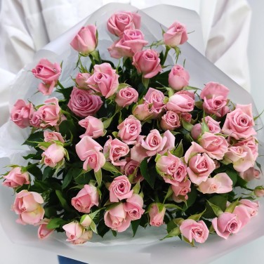 Букет 9 кустовых розовых роз