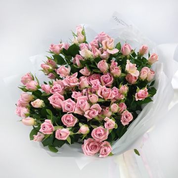 Букет 11 кустовых розовых роз