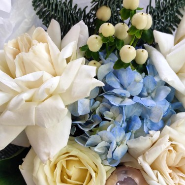 Зимний сон с ароматными розами