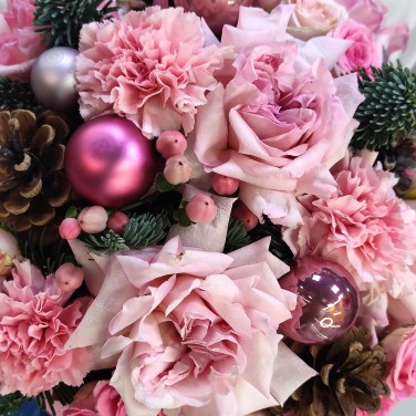 Нежные грезы зимой в розовой коробке