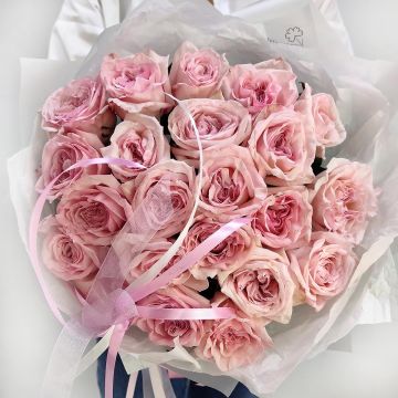 25 ароматных розовых роз в букете