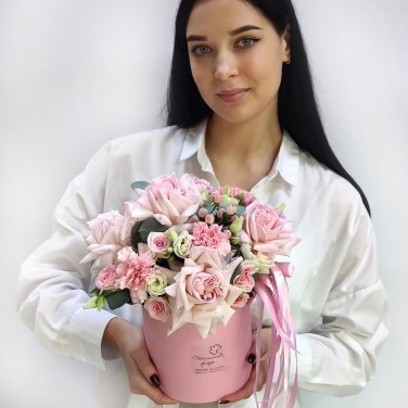 Милой и нежной - букет в шляпной коробке