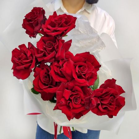Букет красных французских роз 9
