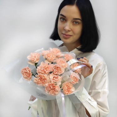 Кремовая гвоздика 15