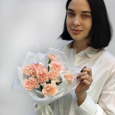 Кремовая гвоздика 9