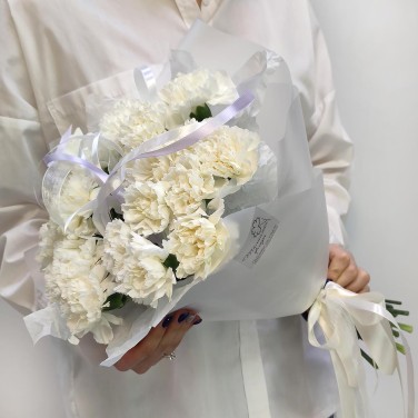 Букет белых гвоздик 25