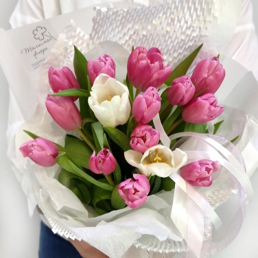 Розовые и белые тюльпаны 15