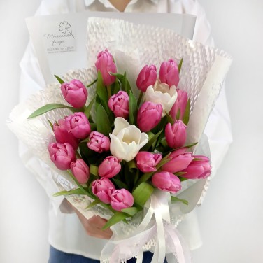 Розовые и белые тюльпаны 25