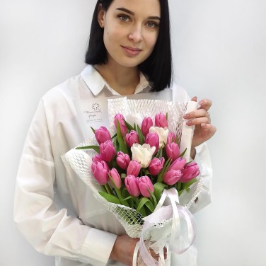 Розовые и белые тюльпаны 25