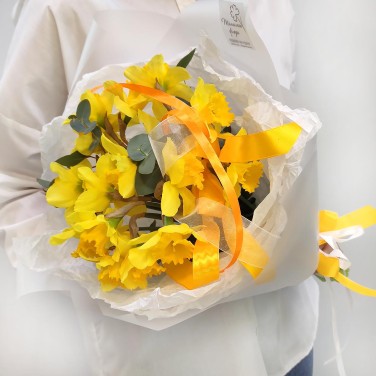 Букет нарциссов 15