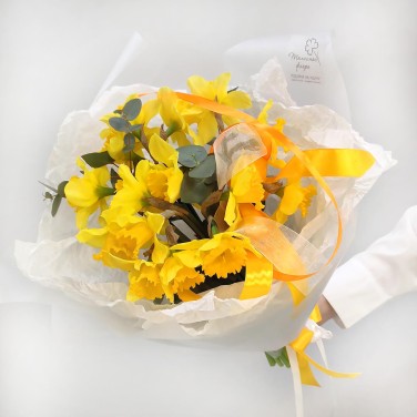 Букет нарциссов 15