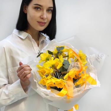 Букет нарциссов 15