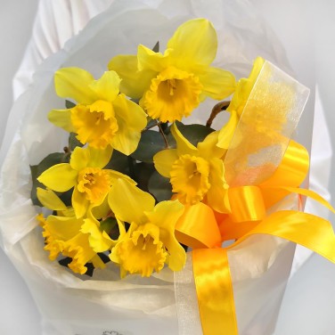 Букет нарциссов 9