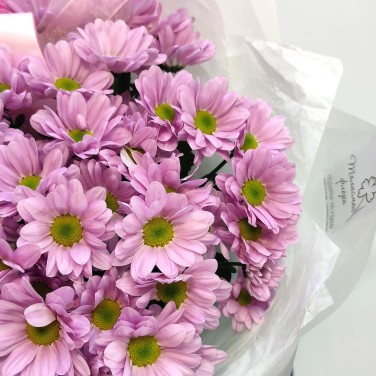 Розовая карусель букет из 9 хризантем