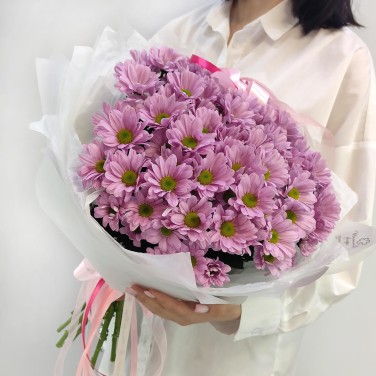 Розовая карусель букет из 9 хризантем