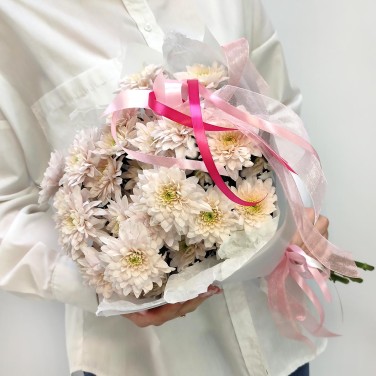 Кремовый туман букет из 5 хризантем