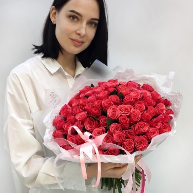 Розовый подарок букет из 75 роз