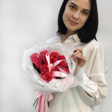 Розовый подарок букет из 15 роз