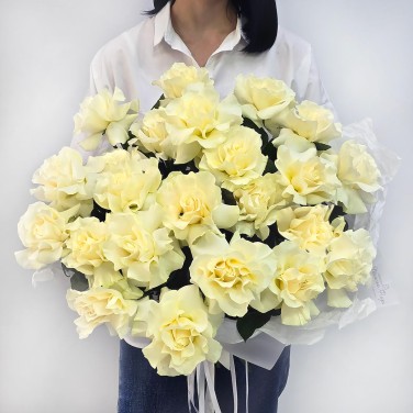 Шикарный букет белых французских роз