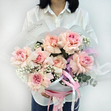 Сладкий миг букет розовых пионовидных роз