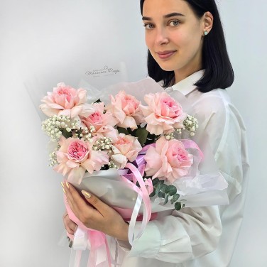 Сладкий миг букет розовых пионовидных роз