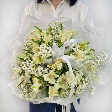 Трогательная нежность букет альстромерий