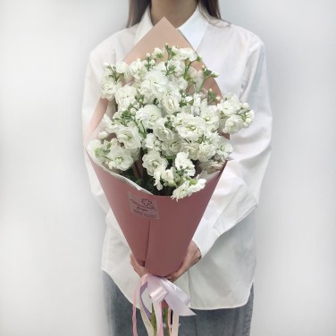 Белоснежность букет маттиол