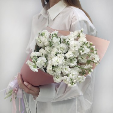 Белоснежность букет маттиол