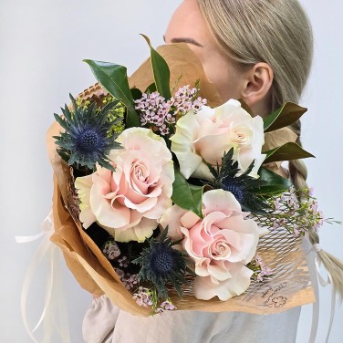 Дар леса букет французских розовых роз